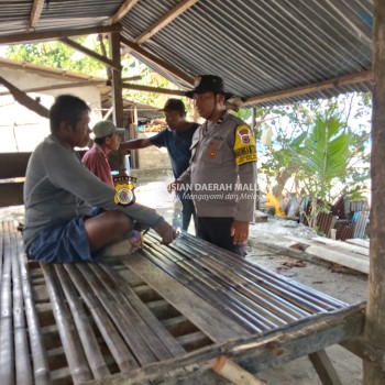 Sambang dan Sosialisasi Kamtibmas oleh Bhabinkamtibmas Negeri Waai