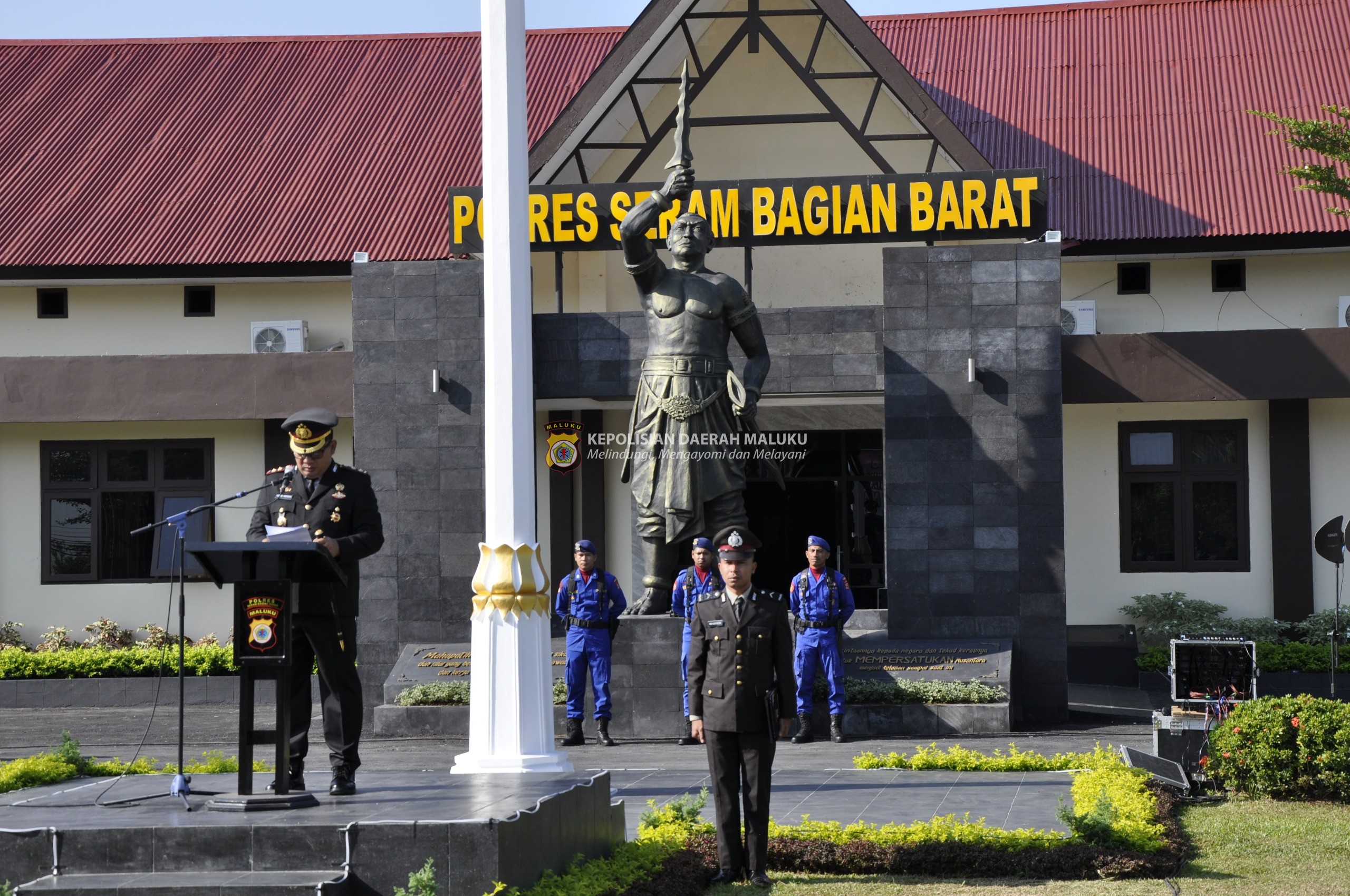 POLRES SERAM BAGIAN BARAT GELAR UPACARA MEMPERINGATI HARI PAHLAWAN NASIONAL TAHUN 2023