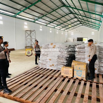Sat Samapta Polres Kepulauan Aru Cek & Kontrol Gudang Logistik Pemilu KPU Kabupaten Kepulauan Aru.