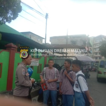 Bhabinkamtibmas Sambangi Siswa dan berikan Himbauan Kamtibmas