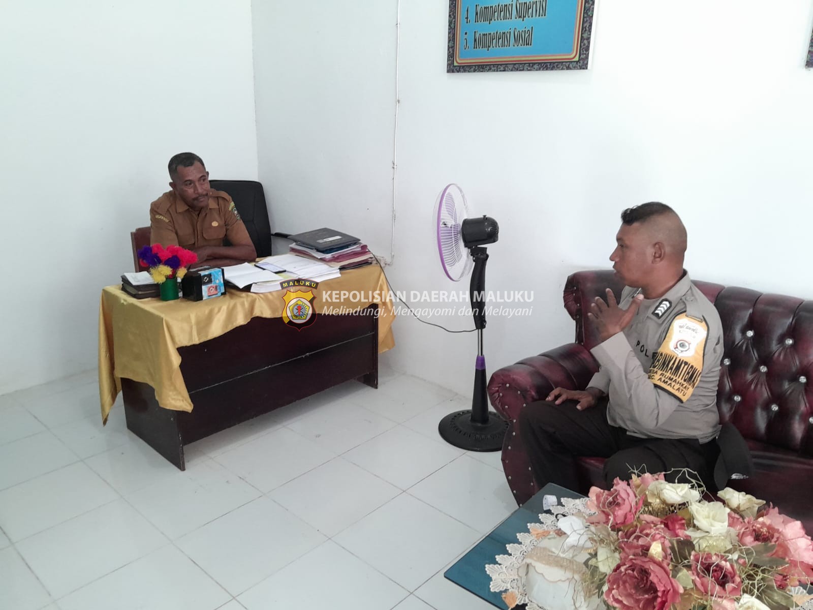 BHABINKAMTIBMAS DESA RUMAHKAY BRIPKA D. SAHETAPY PATROLI DIALOGIS