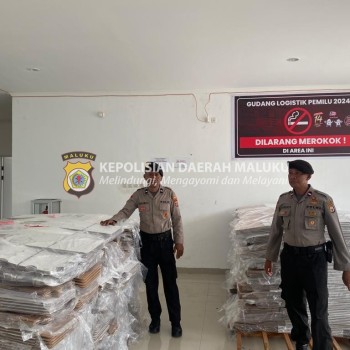 SATGAS PREVENTIF OPERASI MANTAP BRATA (OMB) SALAWAKU POLRESTA AMBON PERKETAT PENGAMANAN GUDANG LOGISTIK PEMILU KOTA AMBON