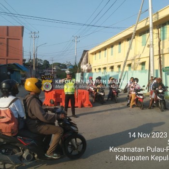 Satuan lalulintas Polres Kepulauan Aru Laksanakan Gatur Pagi Cegah Kemacetan Pagi hari.