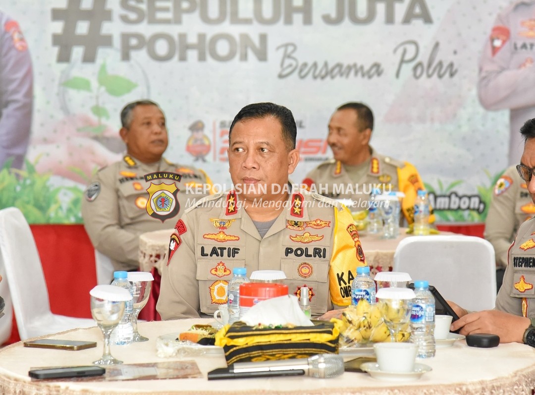 Kapolda Maluku Ikut Vicon Penanaman 10 Juta Anakan Pohon