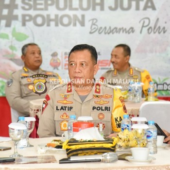 Kapolda Maluku Ikut Vicon Penanaman 10 Juta Anakan Pohon