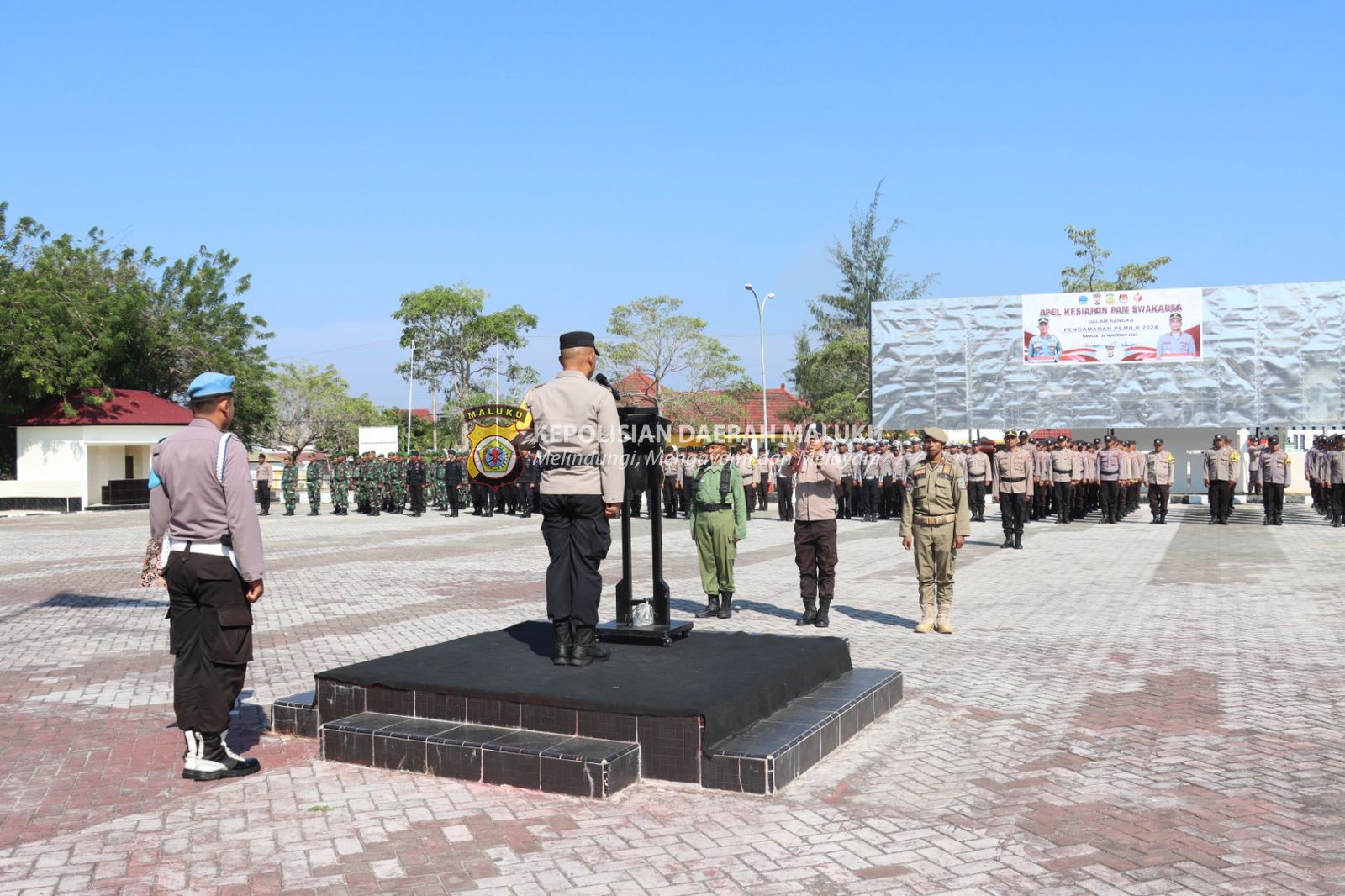 Kapolres Pulau Buru Pimpin Langsung Apel PAM Swakarsa Dalam Rangka Pengamanan Pemilu 2024