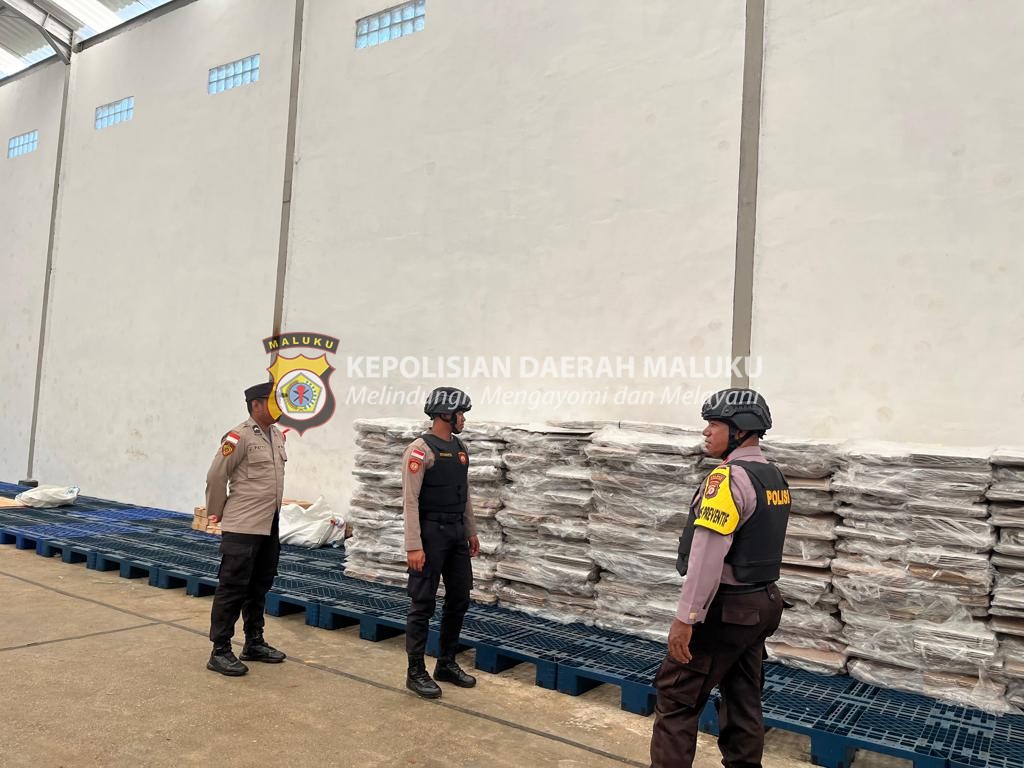 Pastikan Keamanan Logistik Pemilu, Kasat Sabhara MBD Pantau Langsung Gudang Penyimpanan Logistik Pemilu KPU Kab. MBD