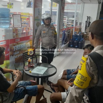 GELAR PATROLI KRYD POLSEK WAISARISSA WUJUDKAN KEAMANAN & KENYAMANAN DI KEC. KAIRATU BARAT