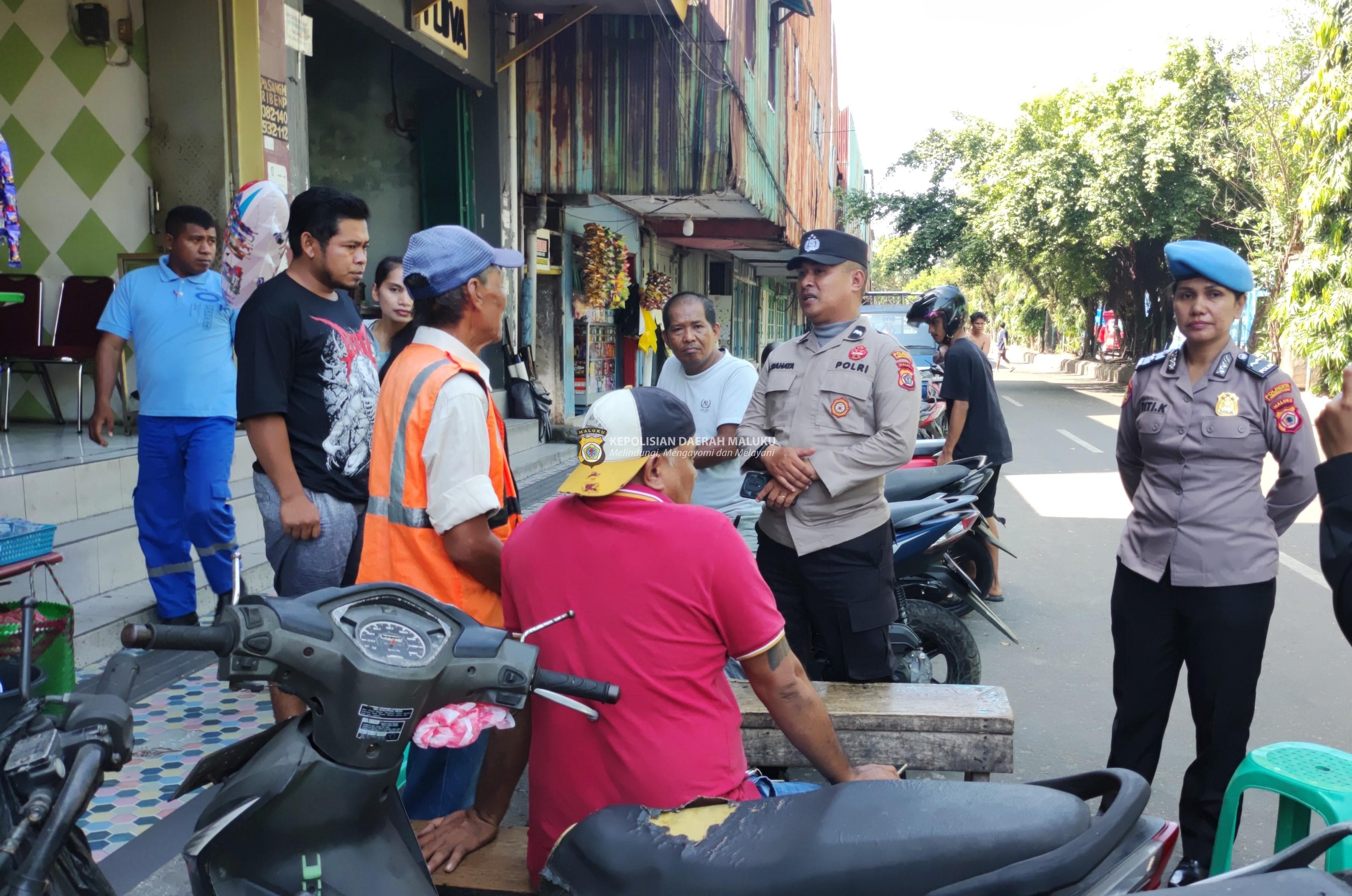 Satgas Preemtif Sub Satgas Binmas OMB Polresta Ambon Sambang Warga Berikan Sosialisasi Dan Edukasi