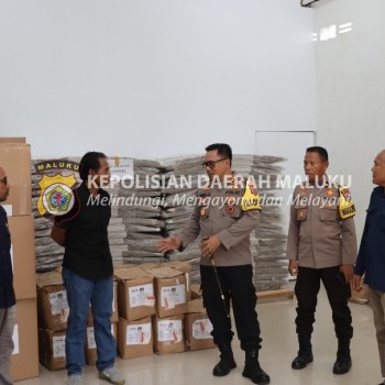 Memastikan Logistik Pemilu Aman, Kapolres SBB Cek Langsung Gudang Penyimpanan