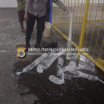 Polsek KPYS Ambon Amankan 20 liter Miras