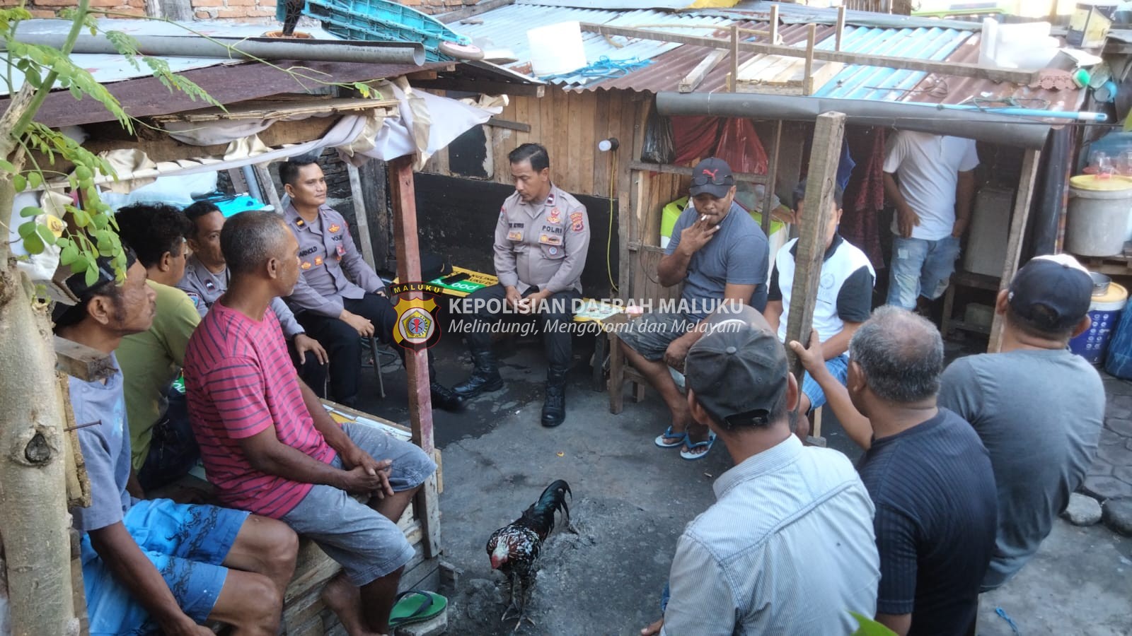 Jumat Curhat Sat Binmas Polresta Ambon : Menjalin Komunikasi Bersama Sopir Angkot