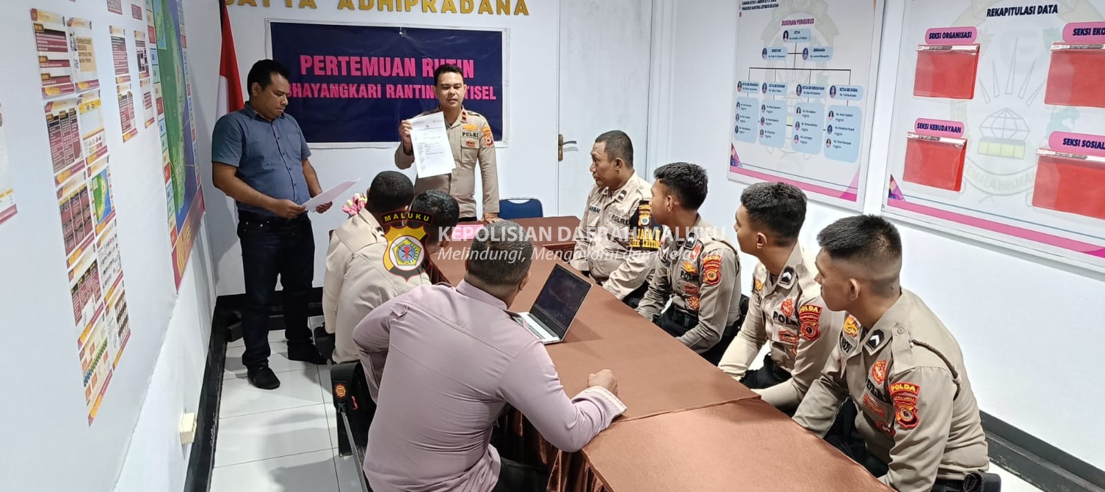 Polsek Leitisel Gelar Pelatihan Peningkatan Kualitas Pelayanan dan Penginputan Laporan Polisi