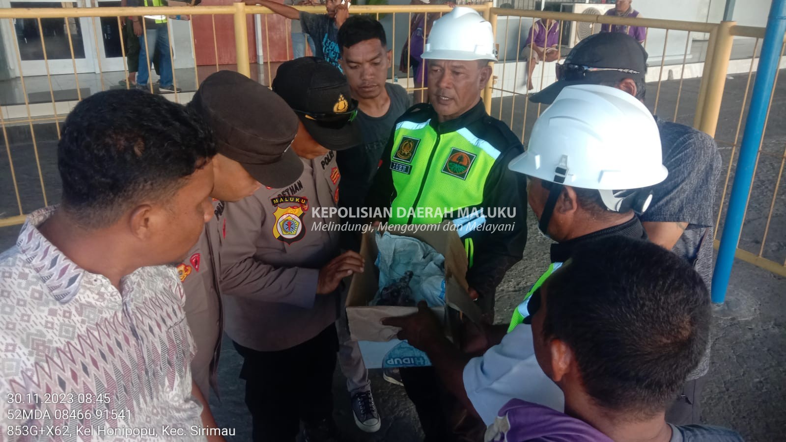 Polsek KPYS Amankan 11 Ekor Burung Dilindungi Yang Menjadi Barang Bawaan Penumpang KM Tatamailau