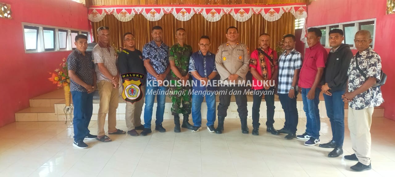 Rapat Koordinasi Kamtibmas Antara Kapolsek Taniwel & Pemerintah Desa serta Tokoh Adat