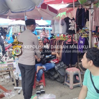 Bhabinkamtibmas Kelurahan Rijali, Lakukan Giat Sambang dengan Pedagang Mardika