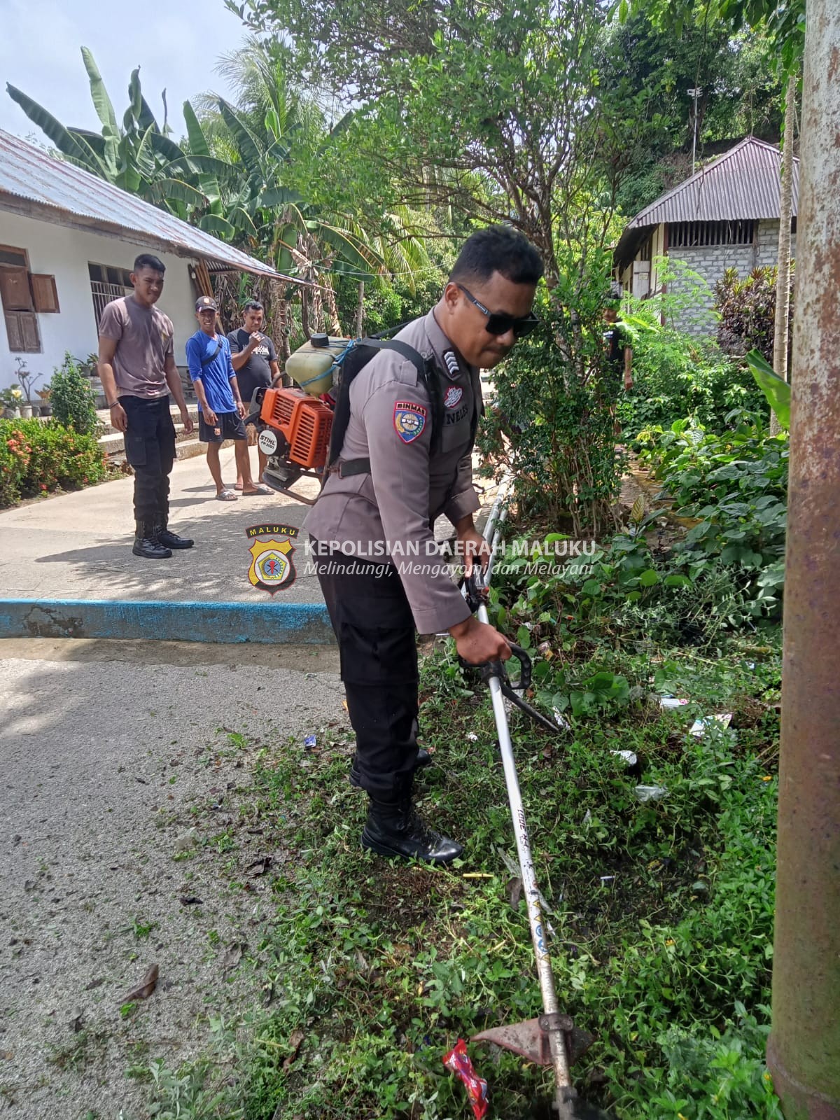 Bhabinkamtibmas Laksanakan Bakti Sosial Sekaligus Himbauan Kamtibmas di Negeri Naku