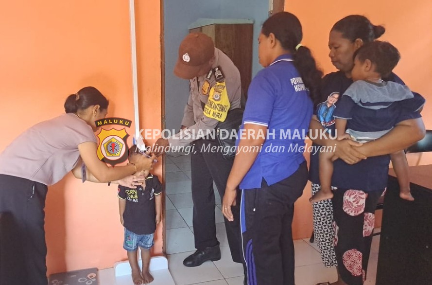 Bhabinkamtibmas Polsek Babar Timur Lakukan Pendampingan Bersama Stakeholder Dalam Upaya Cegah & Tanggulangi Stunting