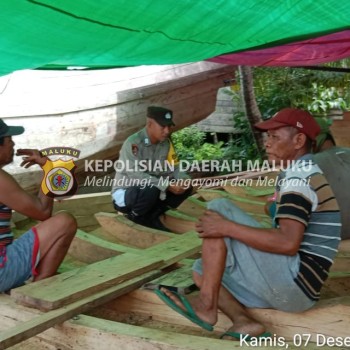 Bhabinkamtibmas Desa Papakula Laksanakan Sambang Sampaikan Himbauan Kamtibmas.