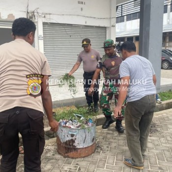 Pelihara Sinergitas Tanpa Batas, Personel Polres MBD Bersama ASN Pemda MBD Ikut Kegiatan Karya Bhakti Yang di Gelar Kodim 1511 Pulau Moa