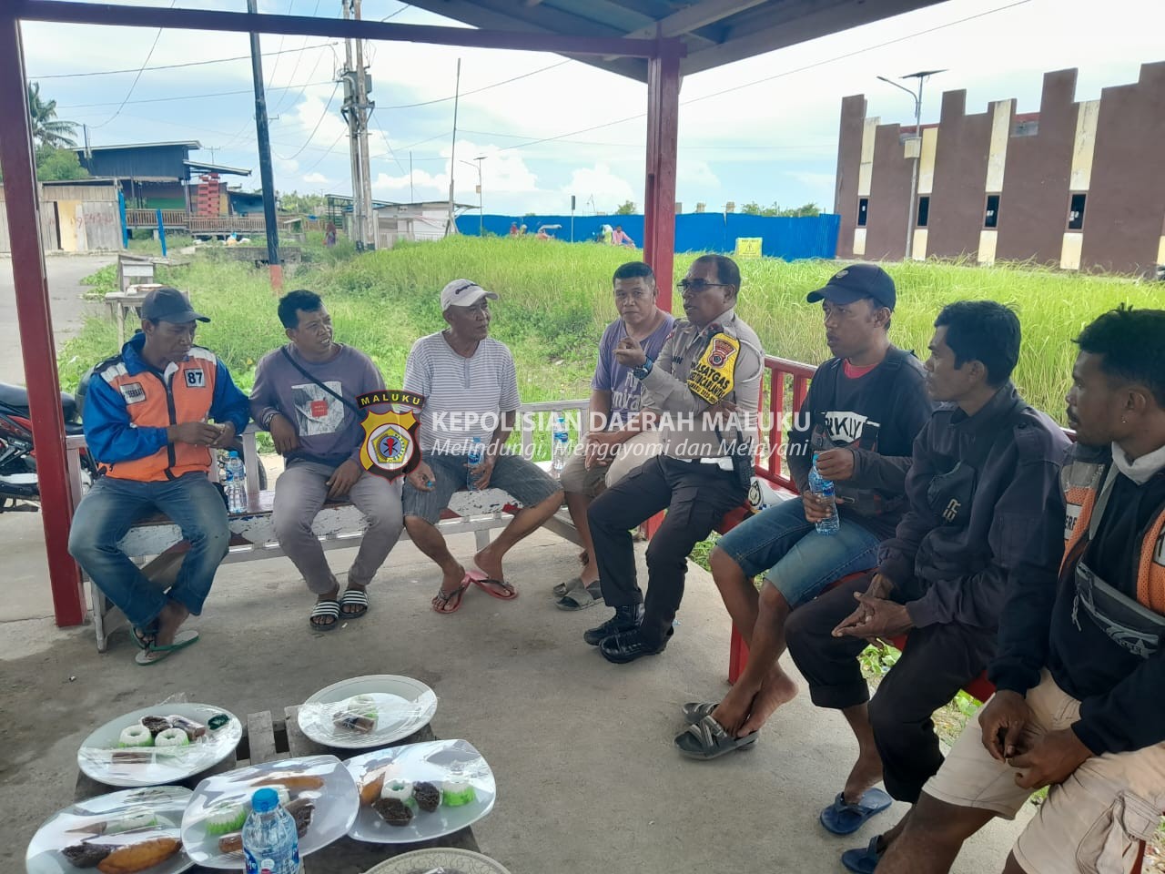 Gandeng Driver Ojek, Kasat Lantas Polres SBT Gelar Jumat Sambang Himbau Jaga Kamtibmas