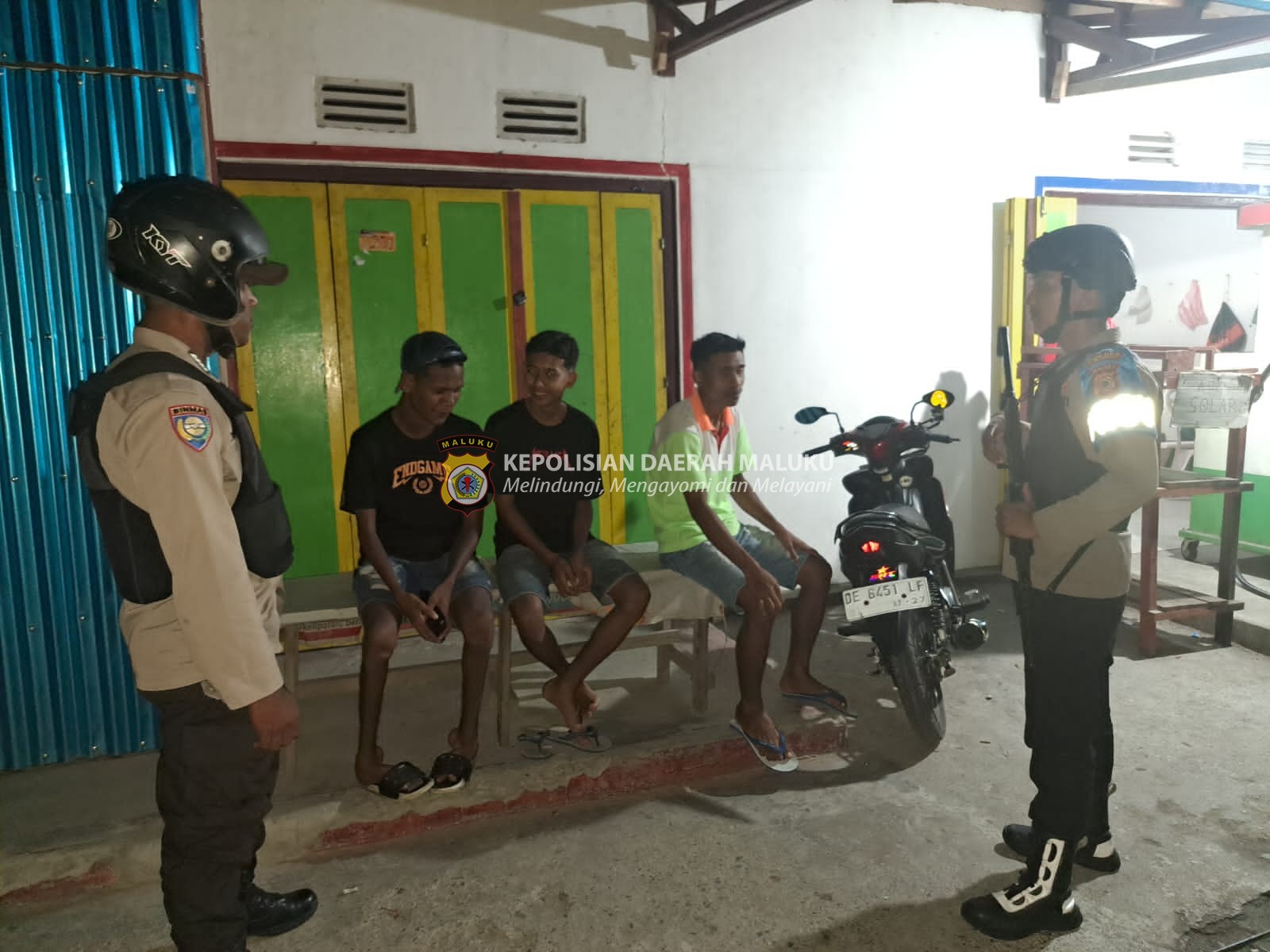 Patroli KRYD: Upaya Polsek Waisarissa Mewujudkan Kamtibmas yang Kondusif di Kecamatan Kairatu Barat