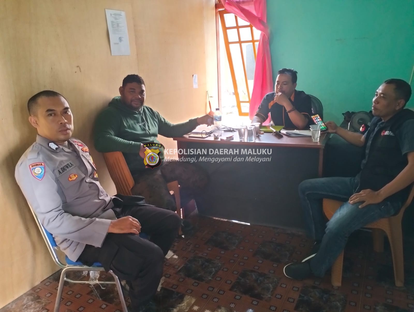 Bhabinkamtibmas Desa Wanakarta Door To Door System Di Kantor Koperasi Arta Mandiri Desa Wanakata