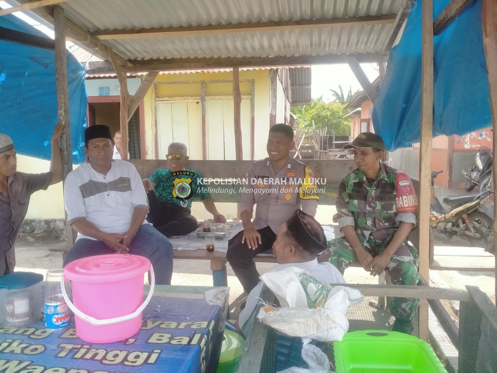 Bersama Babinsa Waeperang Beri Himbauan Kepada Warga Desa Binaan