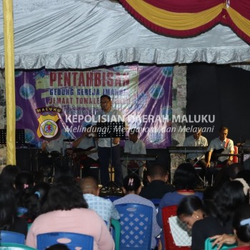 Peresmian dan Penthabisan Gereja Imanuel Jemaat GPM Tomalehu Timur, Kapolres SBB Hadir dalam Acara Bersejarah