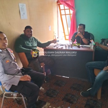 Bhabinkamtibmas Desa Wanakarta Door To Door System Di Kantor Koperasi Arta Mandiri Desa Wanakata