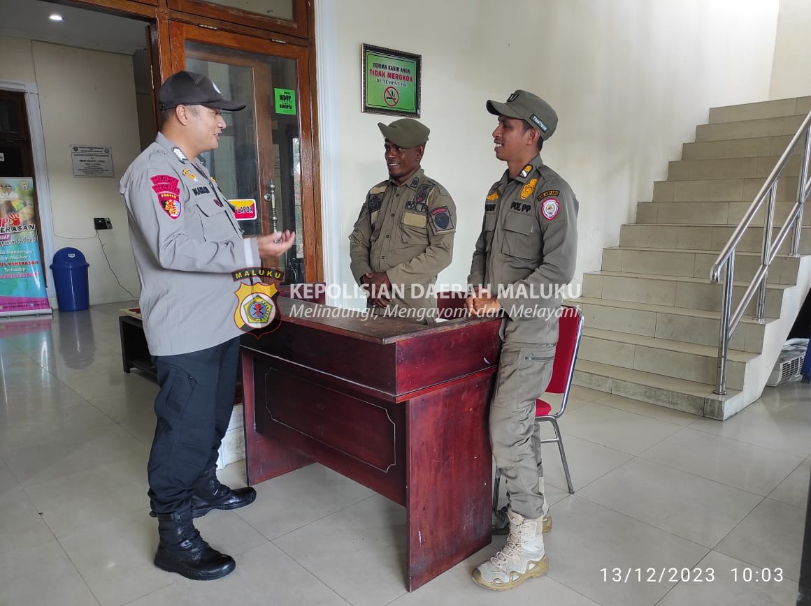 Unit Binkamsa Sat Binmas Polres Kepulauan Aru Laksanakan Sambang ke Kantor Bupati.