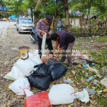 Polsek Salahutu Mengamankan 1200 Liter Miras Jenis Sopi Hasil Razia Di Dermaga Fery Hunimua