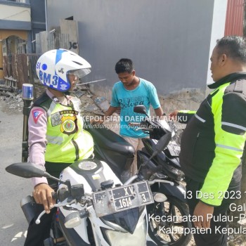 Teguran Humanis Kepada Pengendara Sepeda Motor Yang tidak Menggunakan Helm.