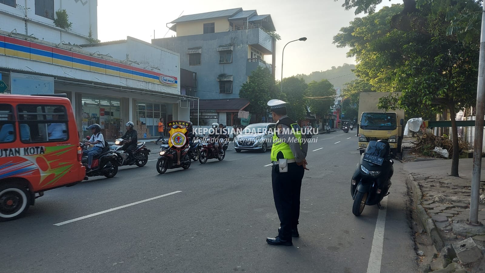 Sat Lantas Polresta Ambon Giat Pengaturan Arus Lalu lintas Pagi