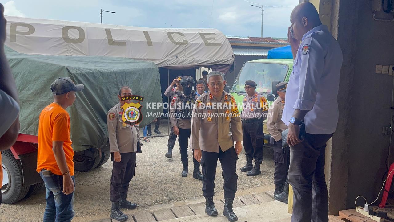 Satgas OMB Polres Tanimbar Amankan Kedatangan Surat Suara Pemilu 2024