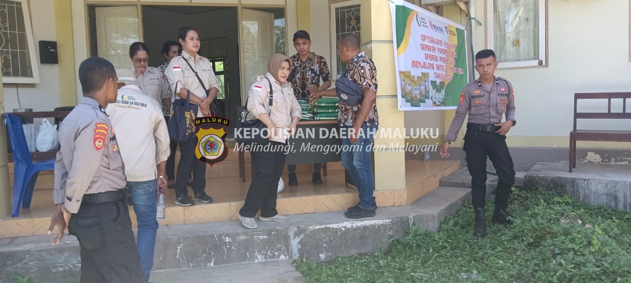 Polsek Leitisel Lakukan Pengamanan Pasar Murah