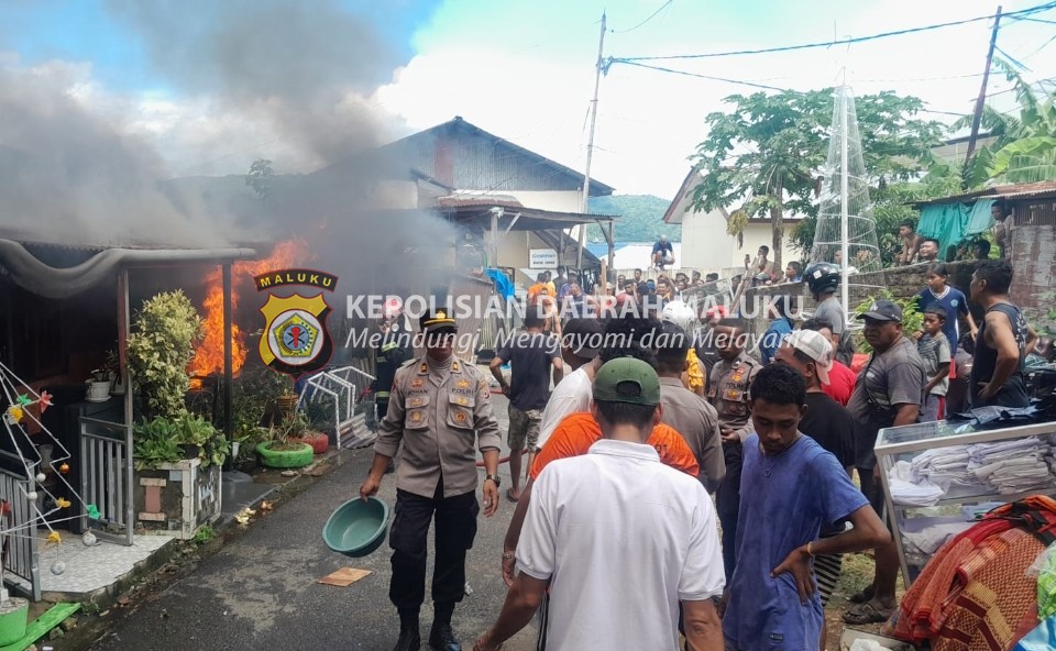 Rumah dan Kios Warga Benteng Ludes Dilalap Api