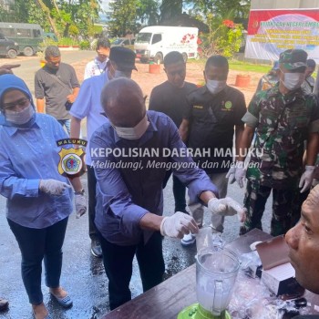 Polresta Ambon Ikut Musnahkan Barang Bukti 110 Perkara