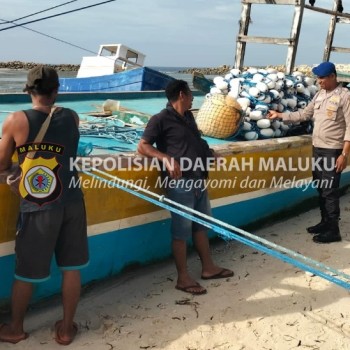 Sambang Kamtibmas Perairan, Satuan Polairud Himbau Warga Utamakan Keamanan dan Keselamatan Dalam Pelayaran