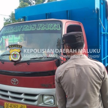 Polsek Salahutu Intensifkan Razia Miras Menjelang Perayaan Natal dan Tahun Baru