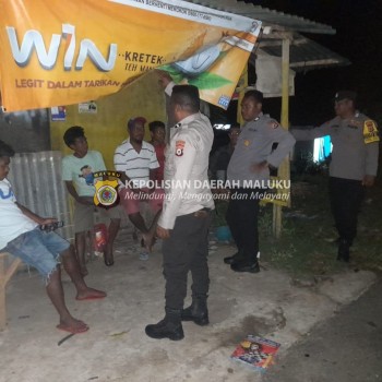 Patroli Malam Polsek Leihitu: Himbauan Kamtibmas Demi Keamanan Bersama