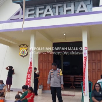 Personel Polsek Moa Lakukan Pengamanan Tempat Ibadah, Pastikan Warga Merasa Aman Saat Beribadah