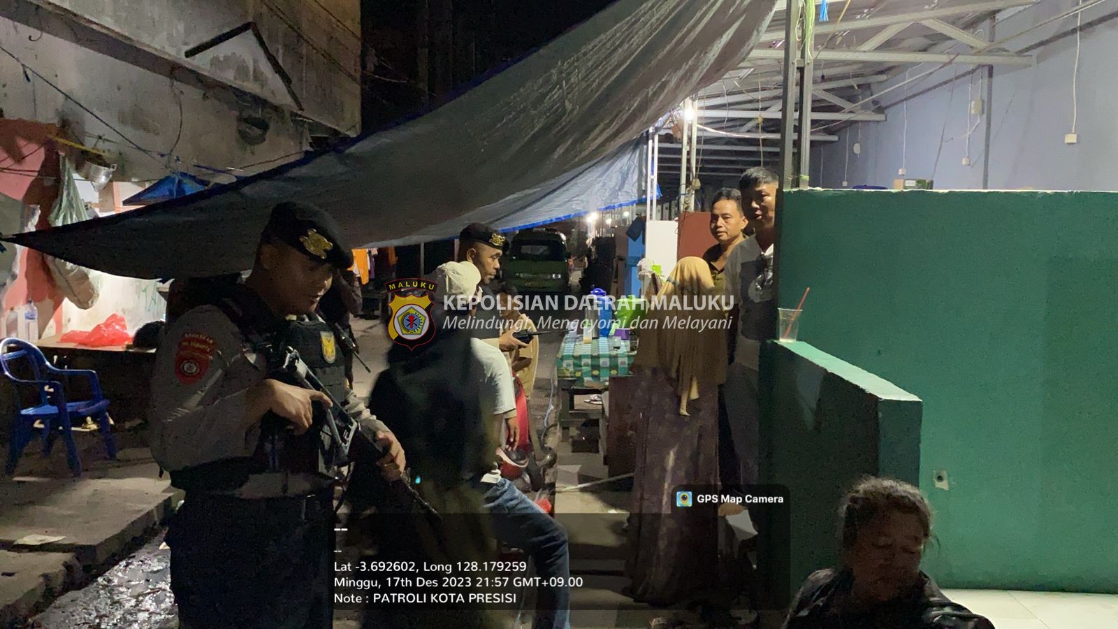 Patroli Malam Sat Samapta di Seputaran Pasar Mardika Cegah Gangguan Kamtibmas