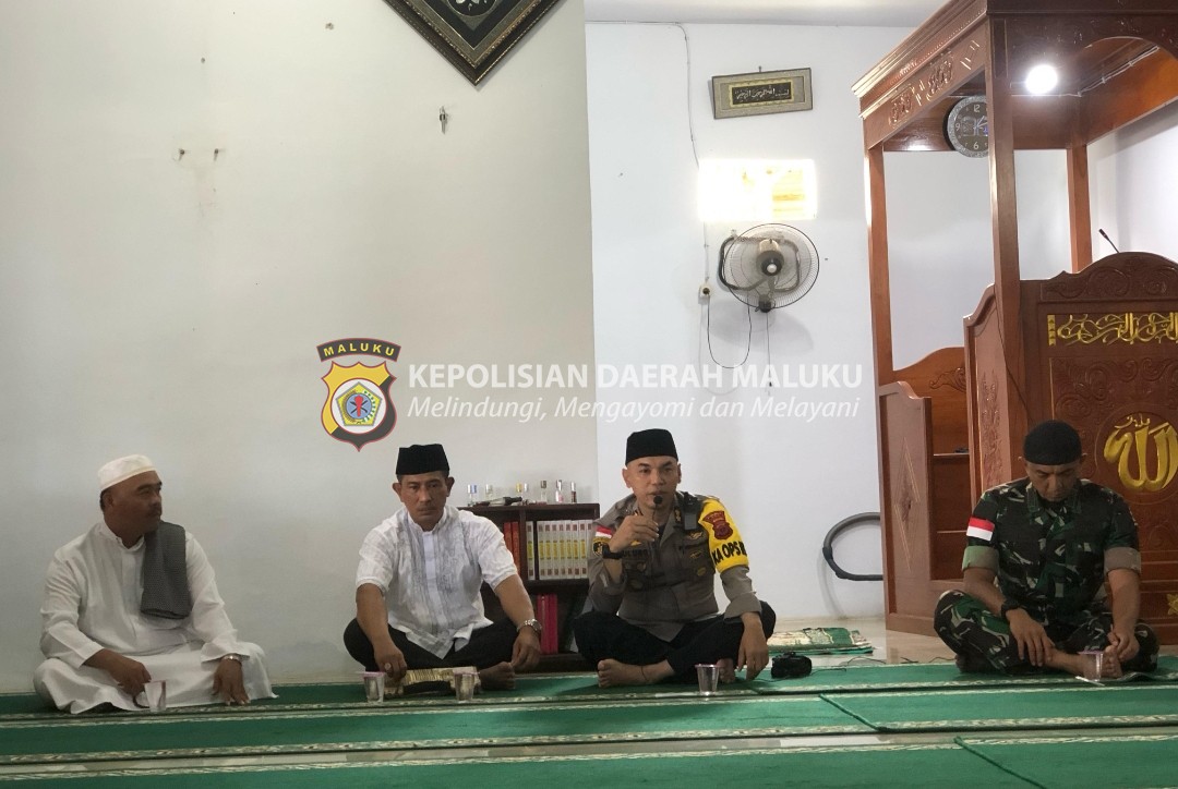 Kapolres MBD Gelar Jumat Curhat Kamtibmas, Sampaikan Pesan-Pesan Kamtibmas Kepada Tokoh Agama dan Umat di Masjid Nurul Iman Kalwedo