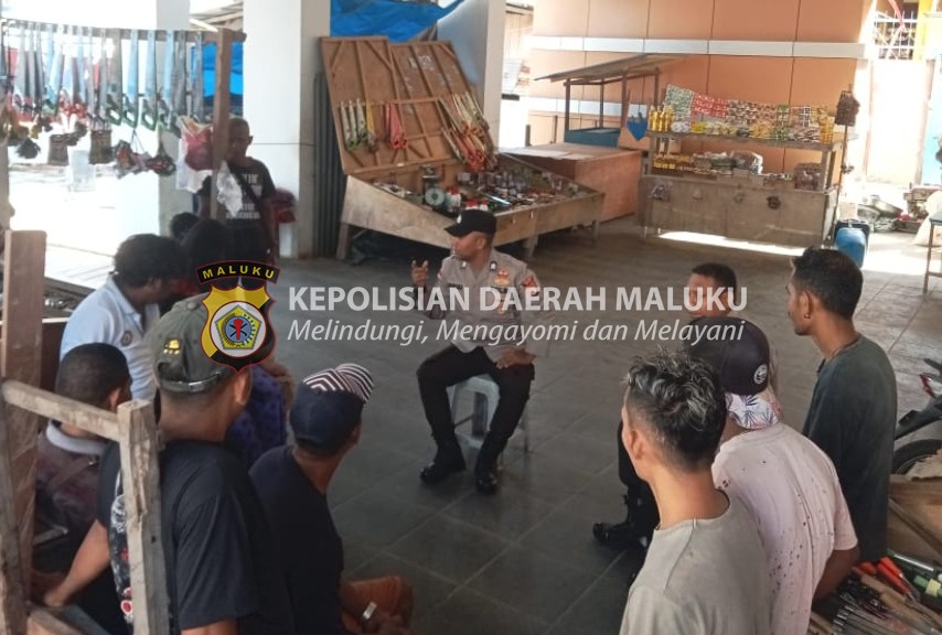 Melalui Jumat Curhat Kamtibmas, Personel Polsek Kisar Himbau Warga Bantu Polri Wujudkan Kondusifitas Kamtibmas