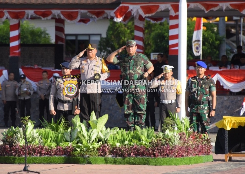 Kapolda Maluku dan Pangdam Pattimura Pimpin Apel Gelar Pasukan Operasi Lilin Salawaku 2023-2024