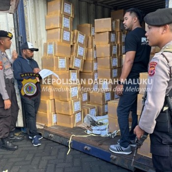 Polda Maluku Kembali Kawal Distribusi Surat Suara Presiden ke Malteng dan SBT