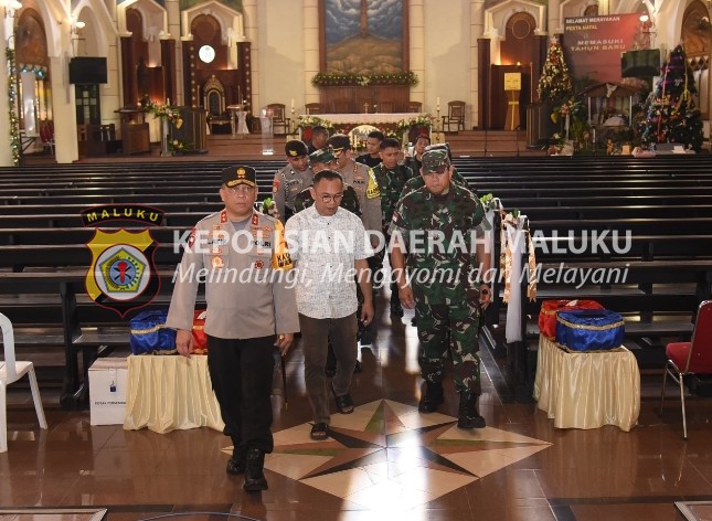 Kapolda Maluku dan Pangdam Pattimura Tinjau Pengamanan di Gereja dan Pos Pelayanan