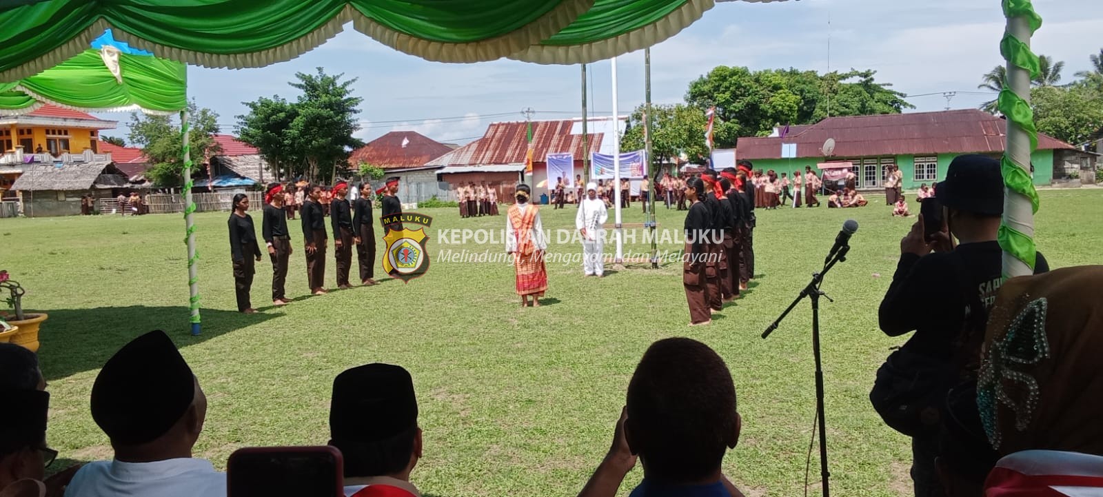 Bhabinkamtibmas Negeri Assilulu Lakukan Pengamanan Pembukaan Pramuka se-Maluku