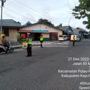 Sat Lantas bersama Sat Samapta Polres Kepulauan Aru Melaksanakan Patroli Dan Pengaturan Rutin demi terjaganya Kamtibselcarlantas di Wilayah Hukum Polres Kepulauan Aru